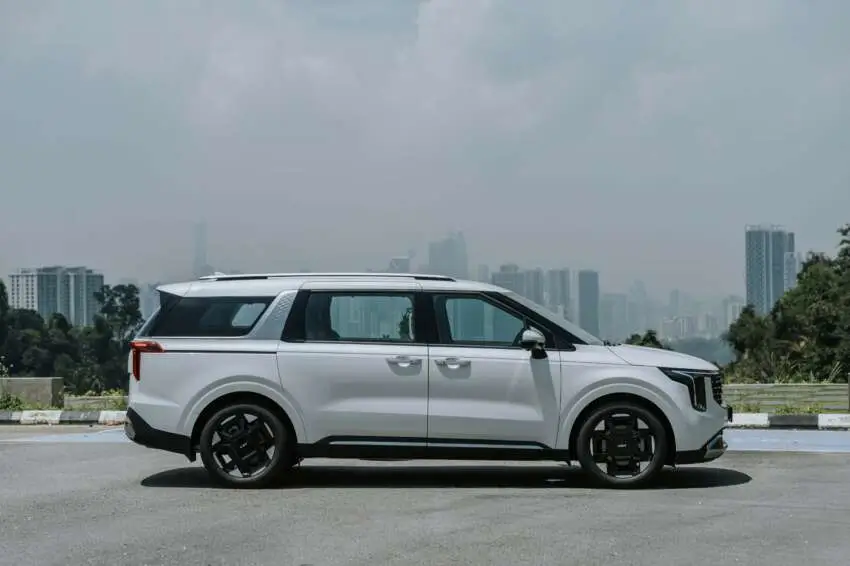 Kia Carnival 8-seater launched in Malaysia Check Complete Details With Feture
